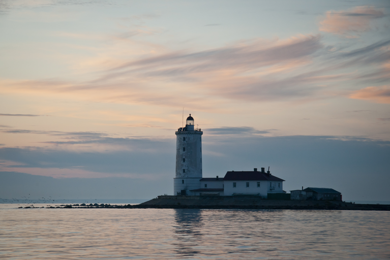 Толбухин маяк)